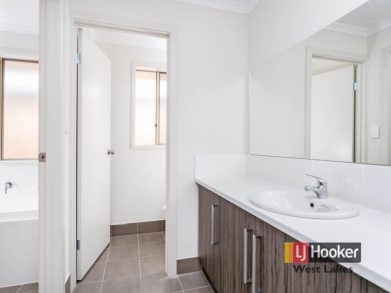 16 Columbus Street, Seaford Meadows SA 5169