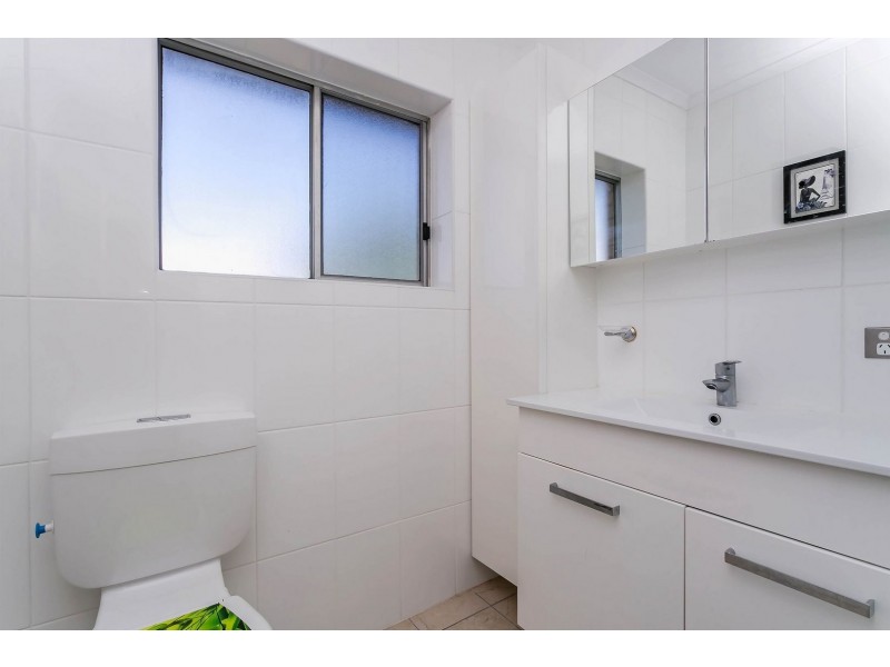 8 Montrose Avenue, Seaton SA 5023