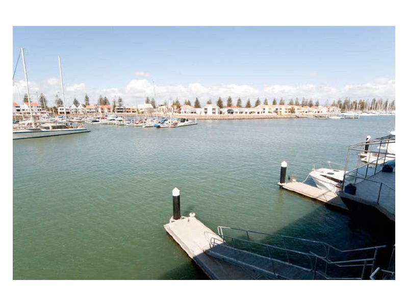 111 Gulf Point Drive, North Haven SA 5018