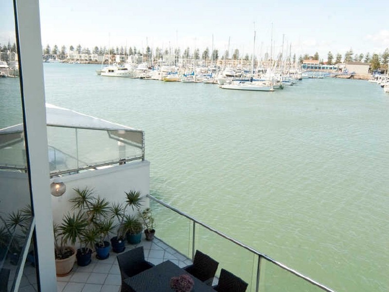 111 Gulf Point Drive, North Haven SA 5018