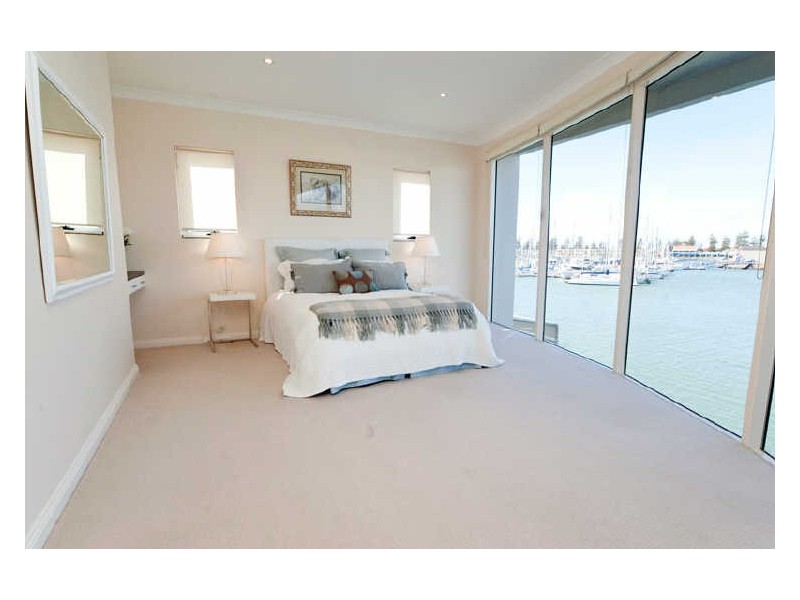 111 Gulf Point Drive, North Haven SA 5018