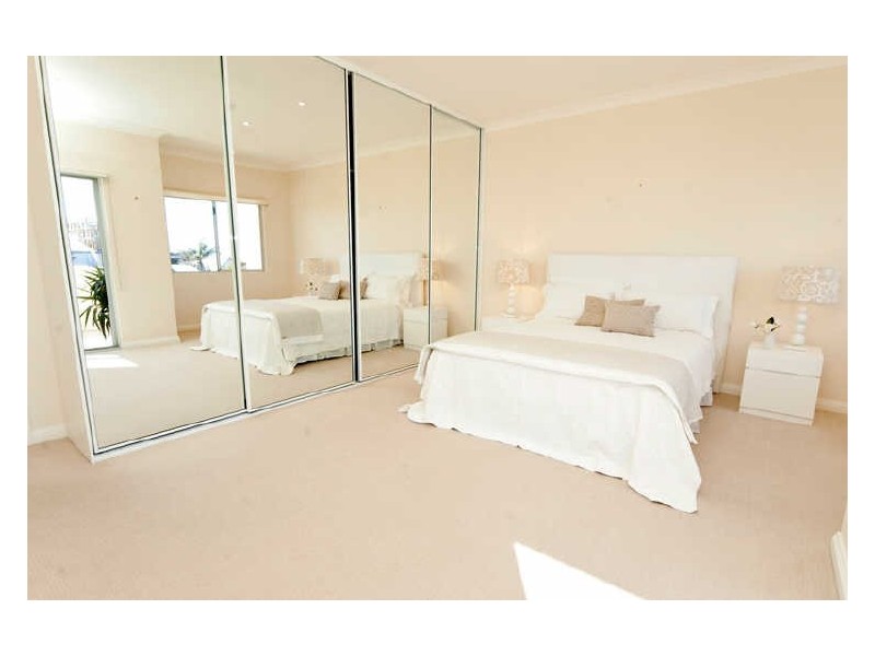 111 Gulf Point Drive, North Haven SA 5018