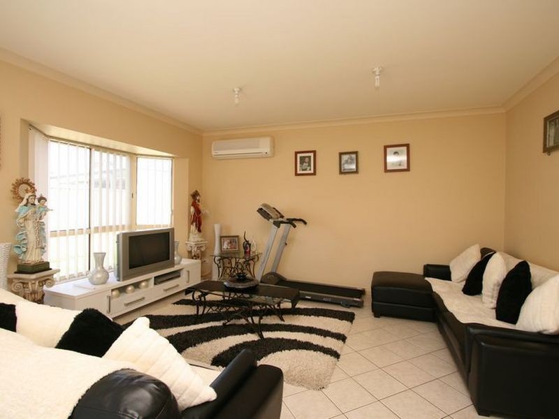13 Pudney Street, Seaton SA 5023