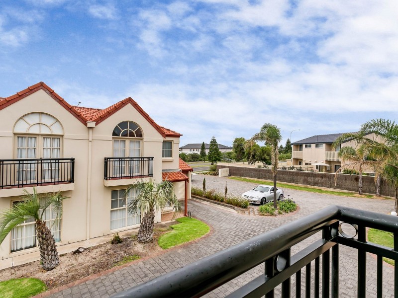 8/251 Military Road, West Lakes Shore SA 5020
