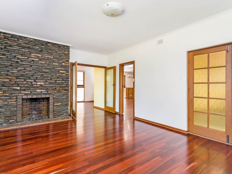 10 Warren Crescent, Panorama SA 5041