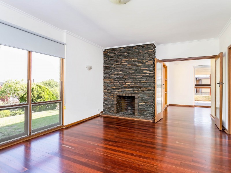 10 Warren Crescent, Panorama SA 5041