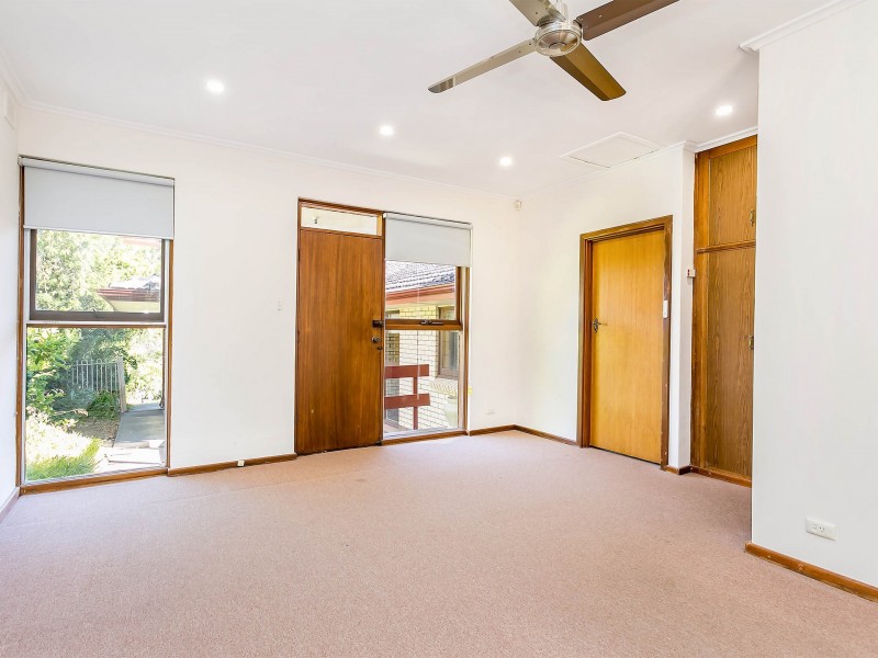 10 Warren Crescent, Panorama SA 5041