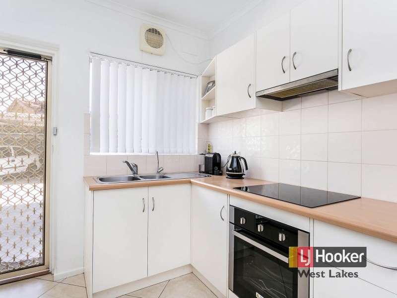 1/4 Douglas Grove, Glenelg North SA 5045