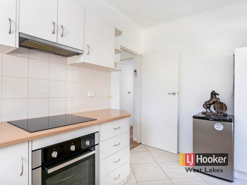 1/4 Douglas Grove, Glenelg North SA 5045