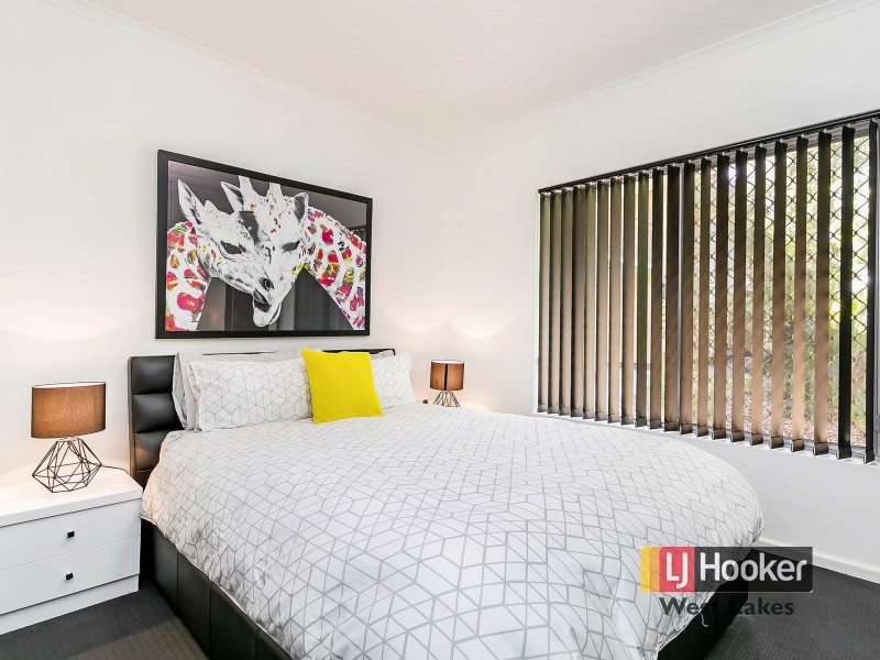 1/4 Douglas Grove, Glenelg North SA 5045