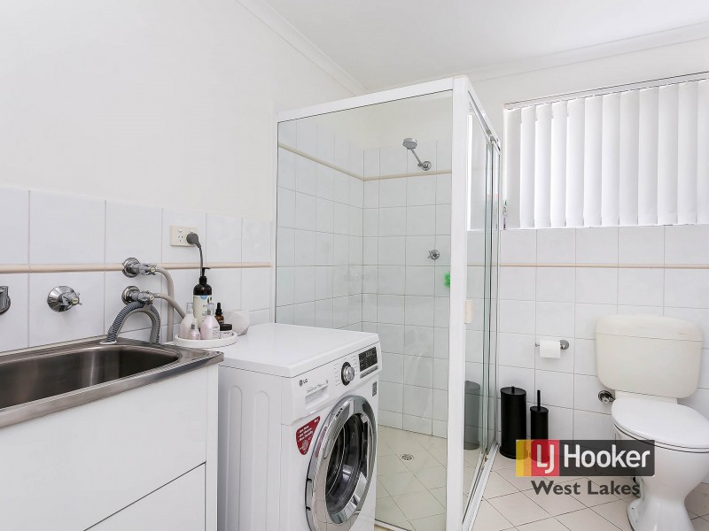 1/4 Douglas Grove, Glenelg North SA 5045