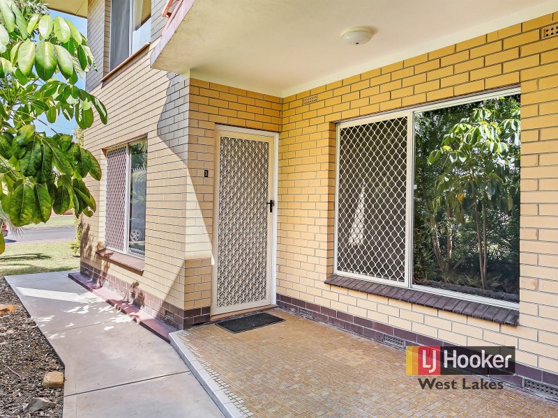 1/4 Douglas Grove, Glenelg North SA 5045
