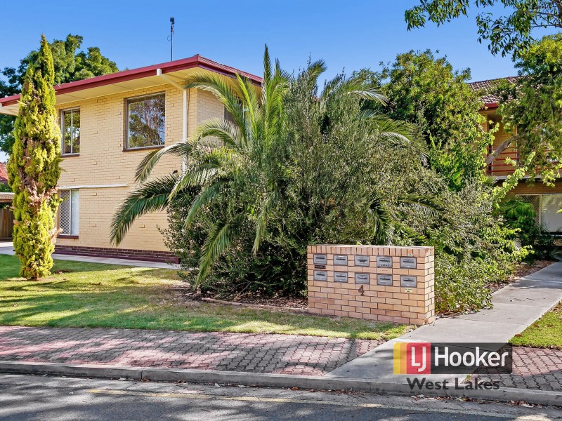 1/4 Douglas Grove, Glenelg North SA 5045