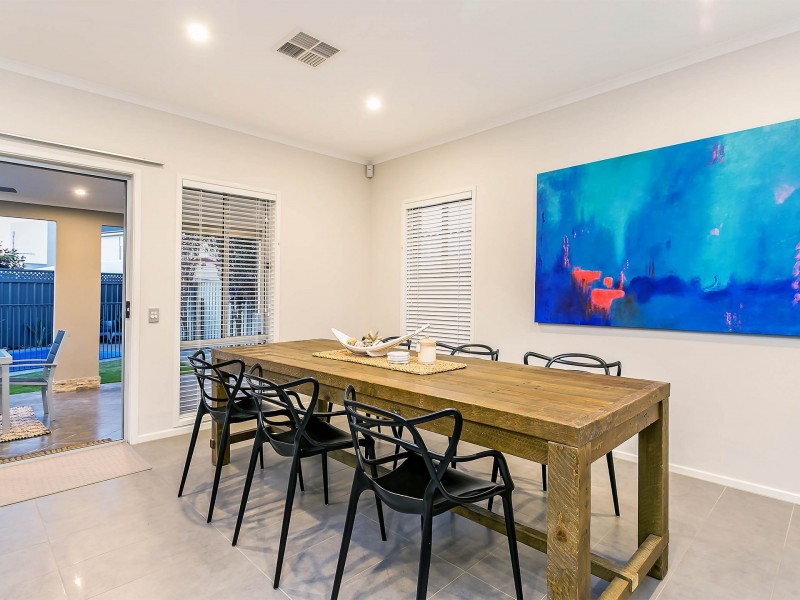 5 Yamba Grove, West Lakes Shore SA 5020