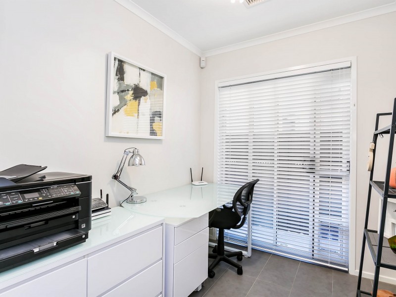 5 Yamba Grove, West Lakes Shore SA 5020