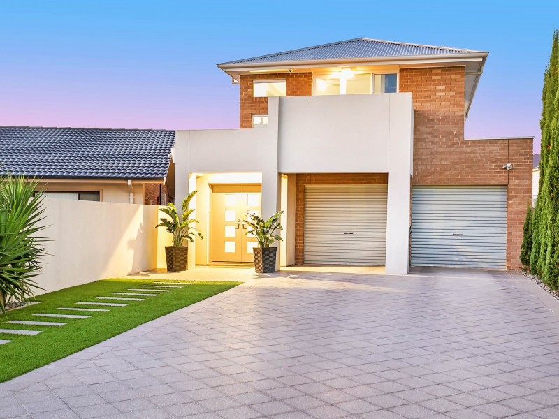 5 Yamba Grove, West Lakes Shore SA 5020