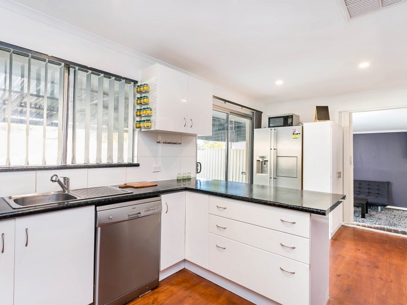 51 Warren Road, Para Vista SA 5093