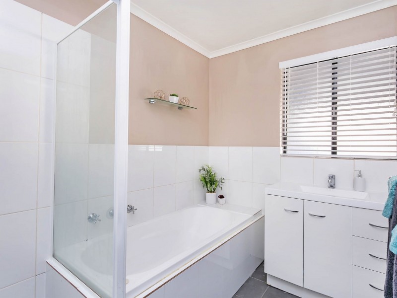 51 Warren Road, Para Vista SA 5093