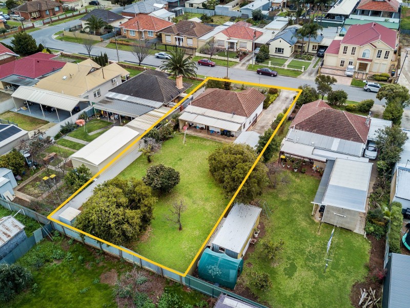 10 Percy Street, Seaton SA 5023