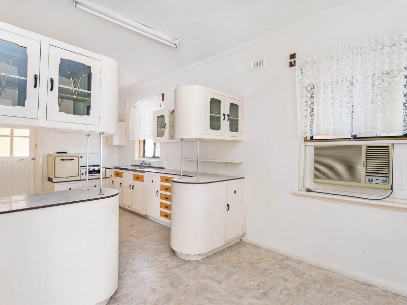 11 Peterhead Street, Largs Bay SA 5016