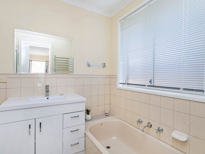 16 Admiralty Crescent, Seaford Rise SA 5169