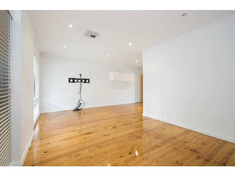 15 White Sands Drive, Grange SA 5022