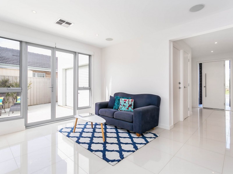 33A Sharpie Crescent, Grange SA 5022