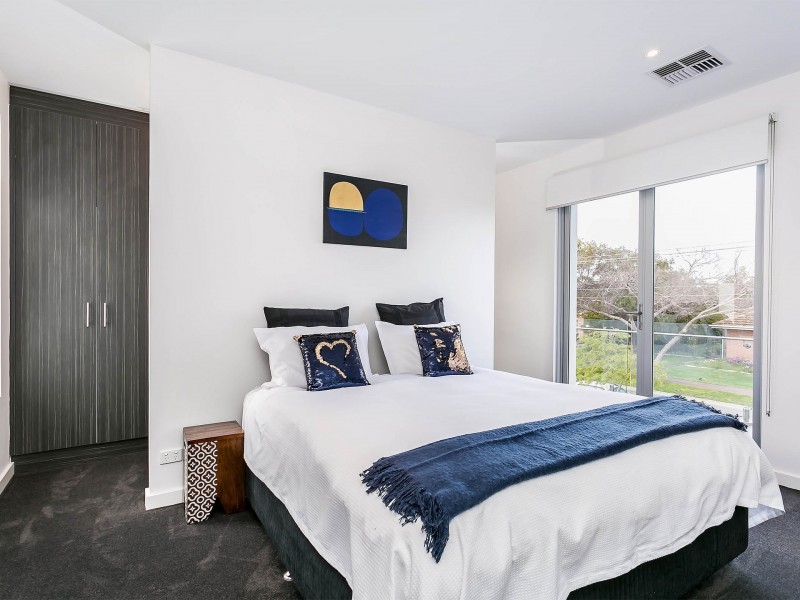 33A Sharpie Crescent, Grange SA 5022