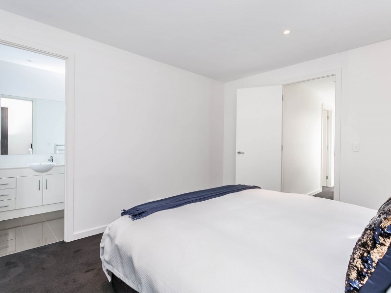 33A Sharpie Crescent, Grange SA 5022