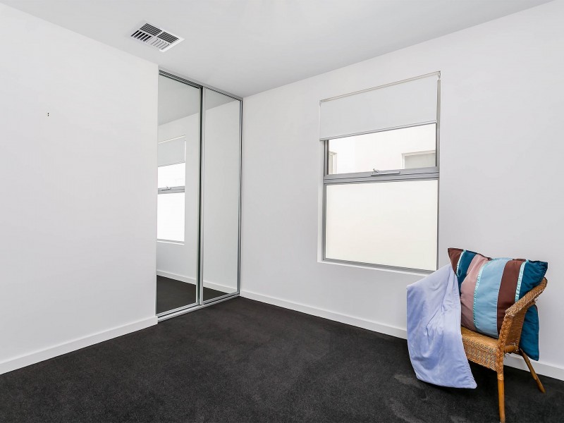 33A Sharpie Crescent, Grange SA 5022