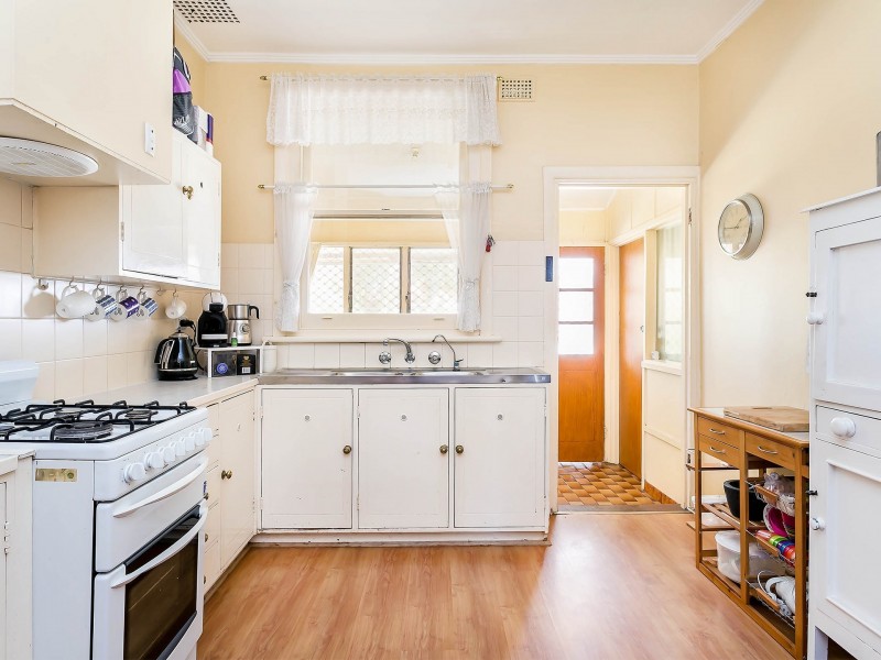 31 Tapleys Hill Road, Hendon SA 5014