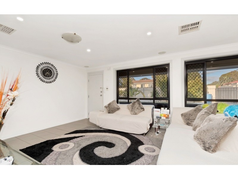 19 Woodlands Road, Elizabeth Downs SA 5113