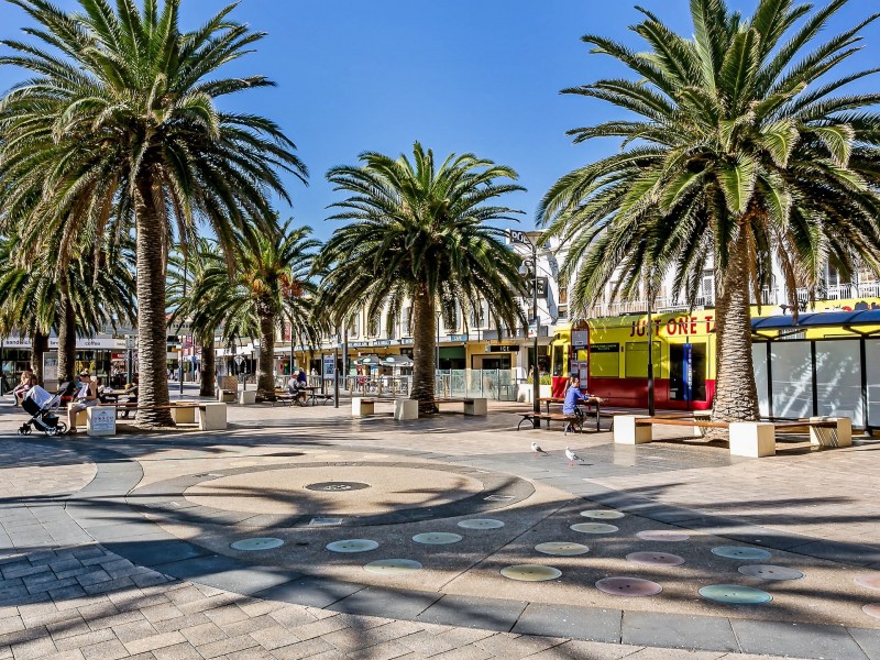 4/3 St Johns Row, Glenelg SA 5045