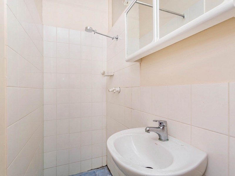 4/3 St Johns Row, Glenelg SA 5045