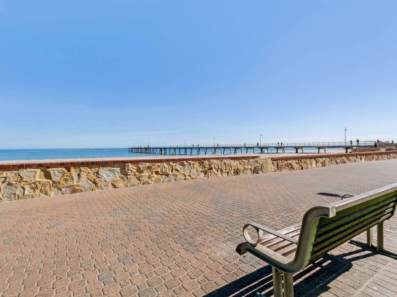 4/3 St Johns Row, Glenelg SA 5045