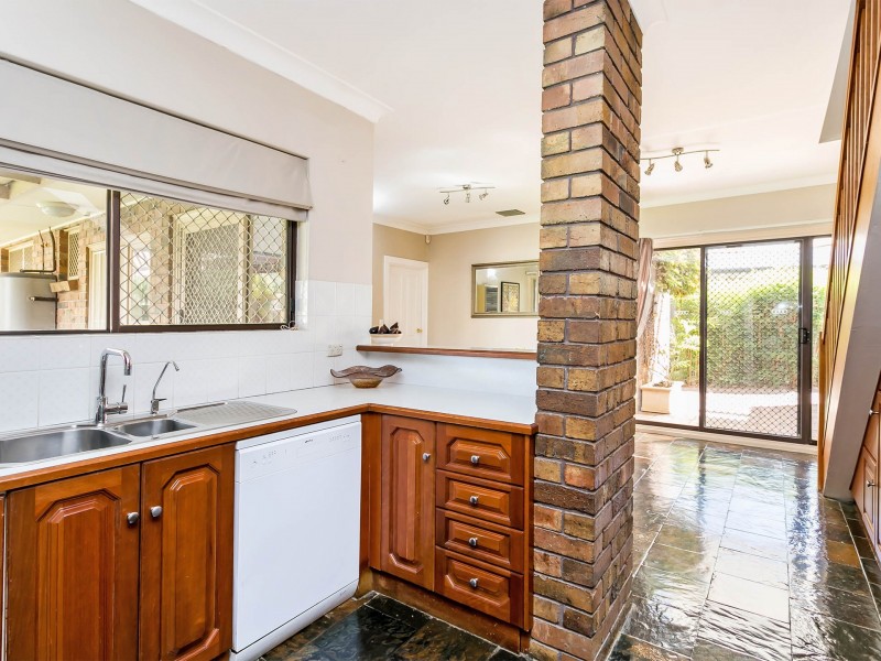 37 Newcombe Avenue, West Lakes Shore SA 5020