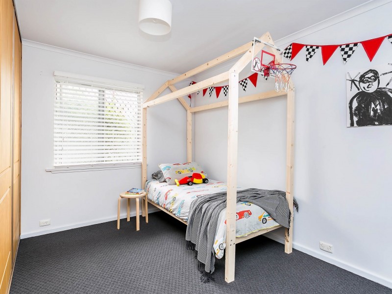 11 Eastbourne Terrace, Rosewater SA 5013