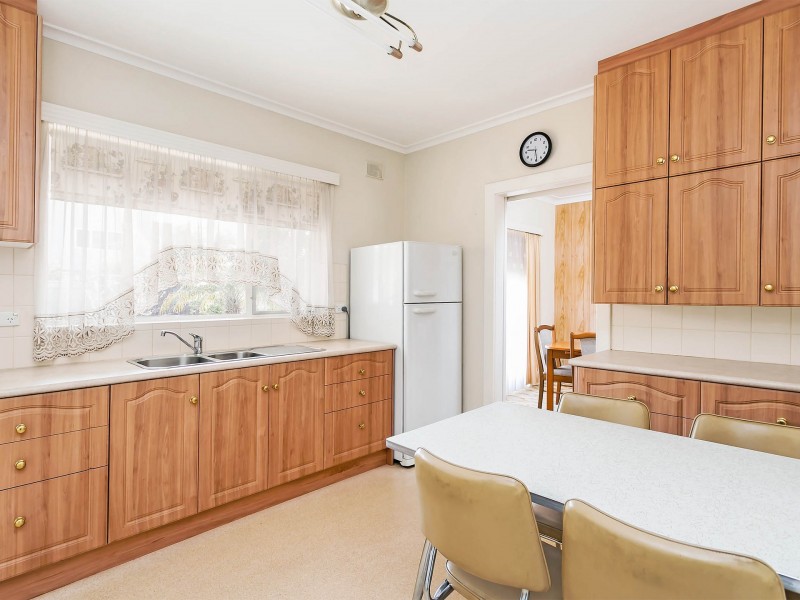 21 Brenthorpe Road, Seaton SA 5023