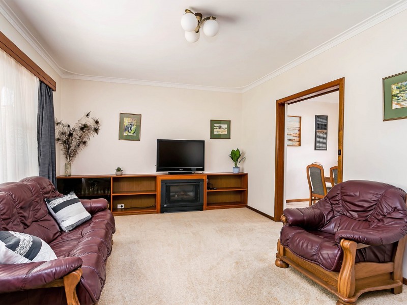 4 Jennifer Street, Seaton SA 5023