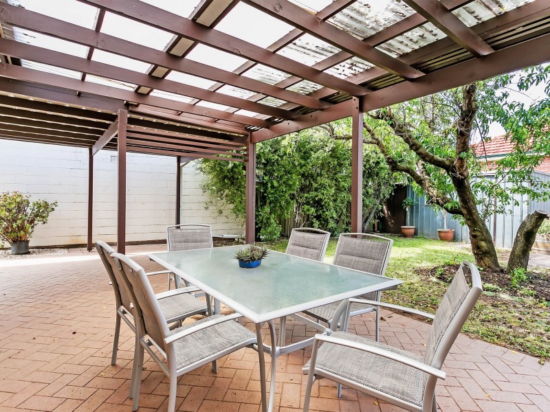 4 Jennifer Street, Seaton SA 5023