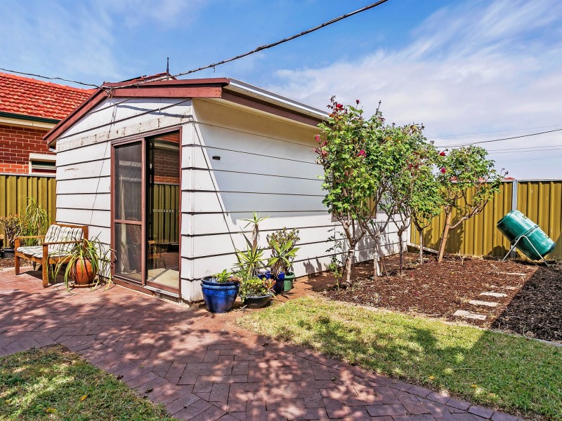4 Jennifer Street, Seaton SA 5023