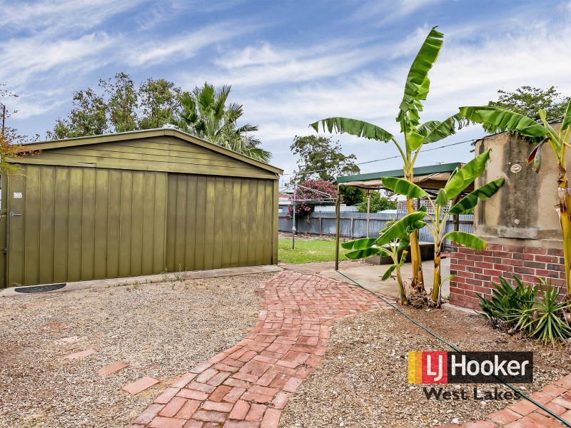 11 Florey Street, Seaton SA 5023