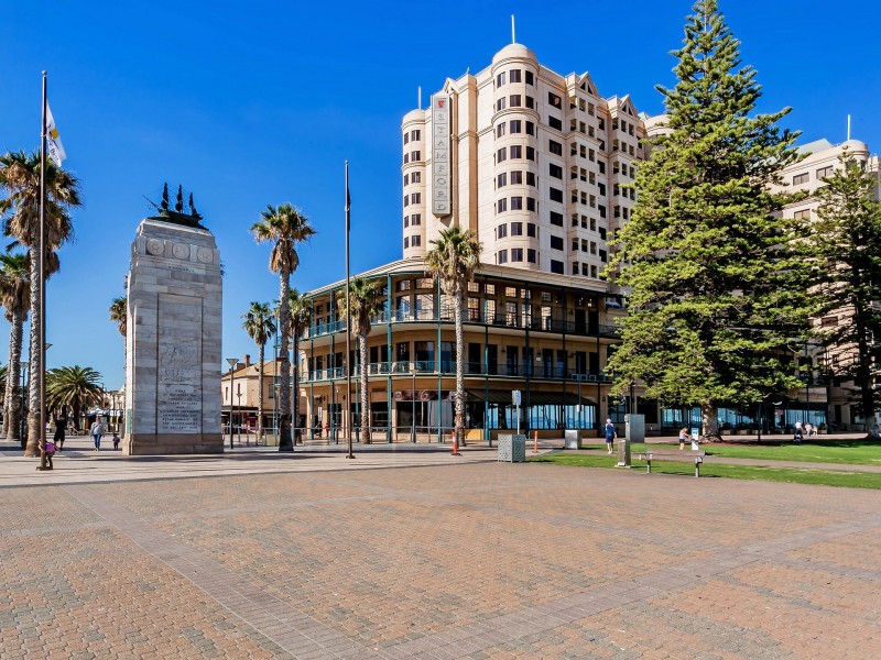 13/3 St Johns Row, Glenelg SA 5045