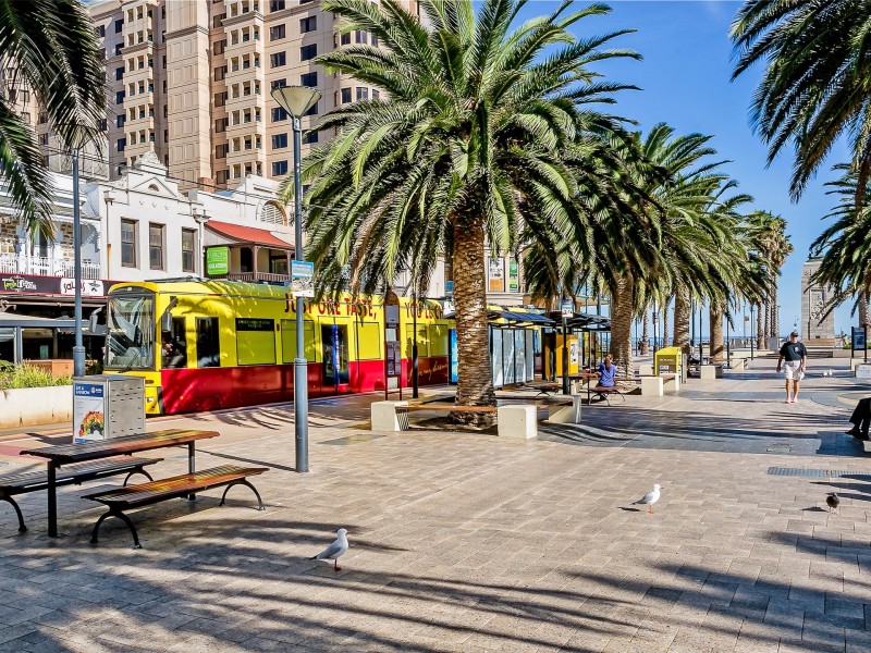 13/3 St Johns Row, Glenelg SA 5045