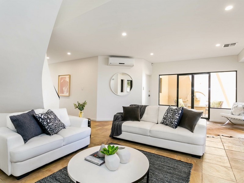 12 Gulf Point Drive, North Haven SA 5018