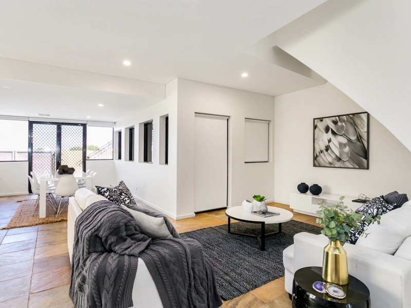 12 Gulf Point Drive, North Haven SA 5018