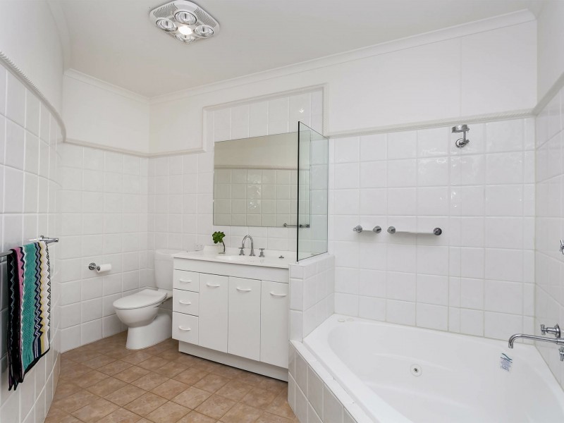 12 Gulf Point Drive, North Haven SA 5018