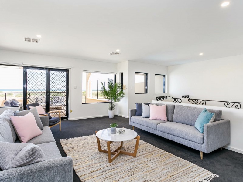 12 Gulf Point Drive, North Haven SA 5018