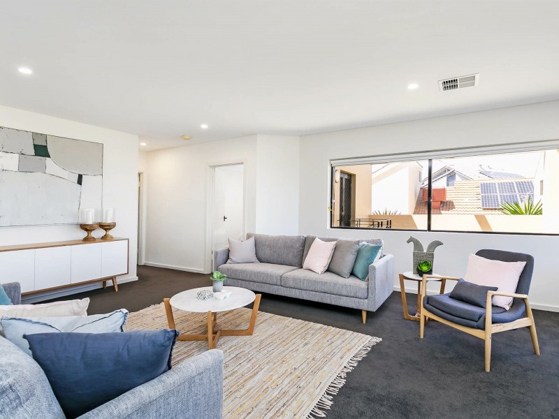 12 Gulf Point Drive, North Haven SA 5018