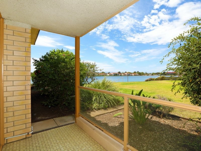 4/68 Military Road, Tennyson SA 5022